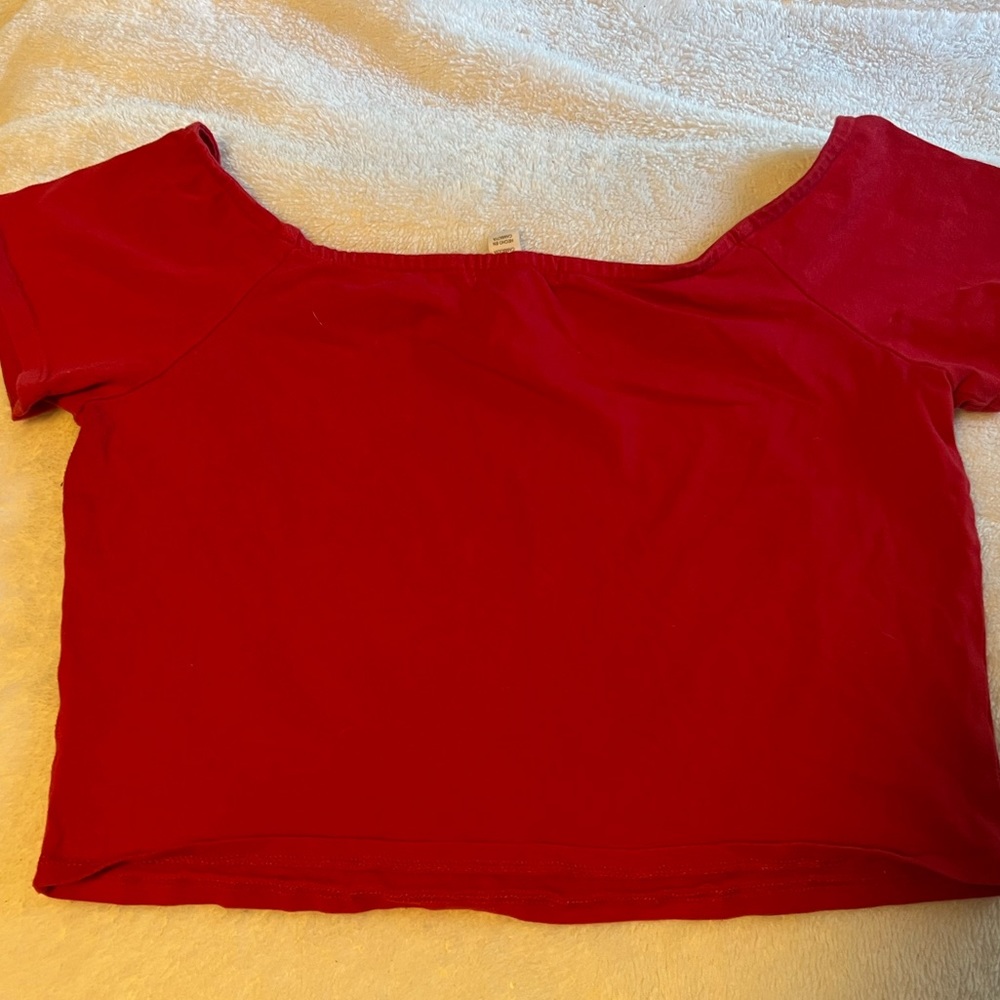 Red, off the shoulder crop top